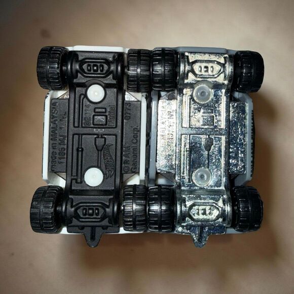 Hot Wheels Humvee Gray HW First Response Series Jungle Vehicles SUV 1:64 Scale - Picture 2 of 7